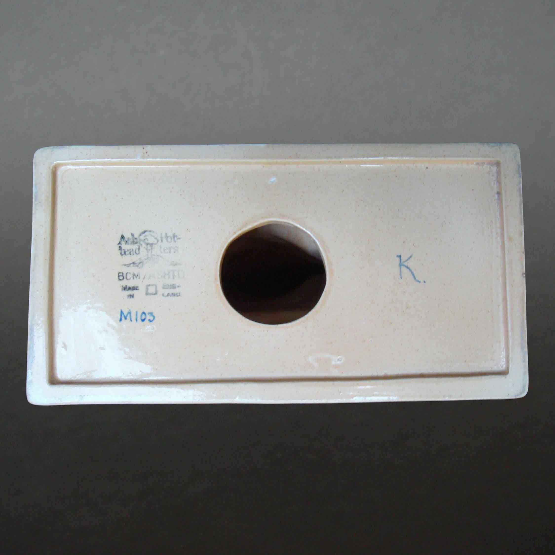 Ashtead Potters M103 'Spring' Figurine