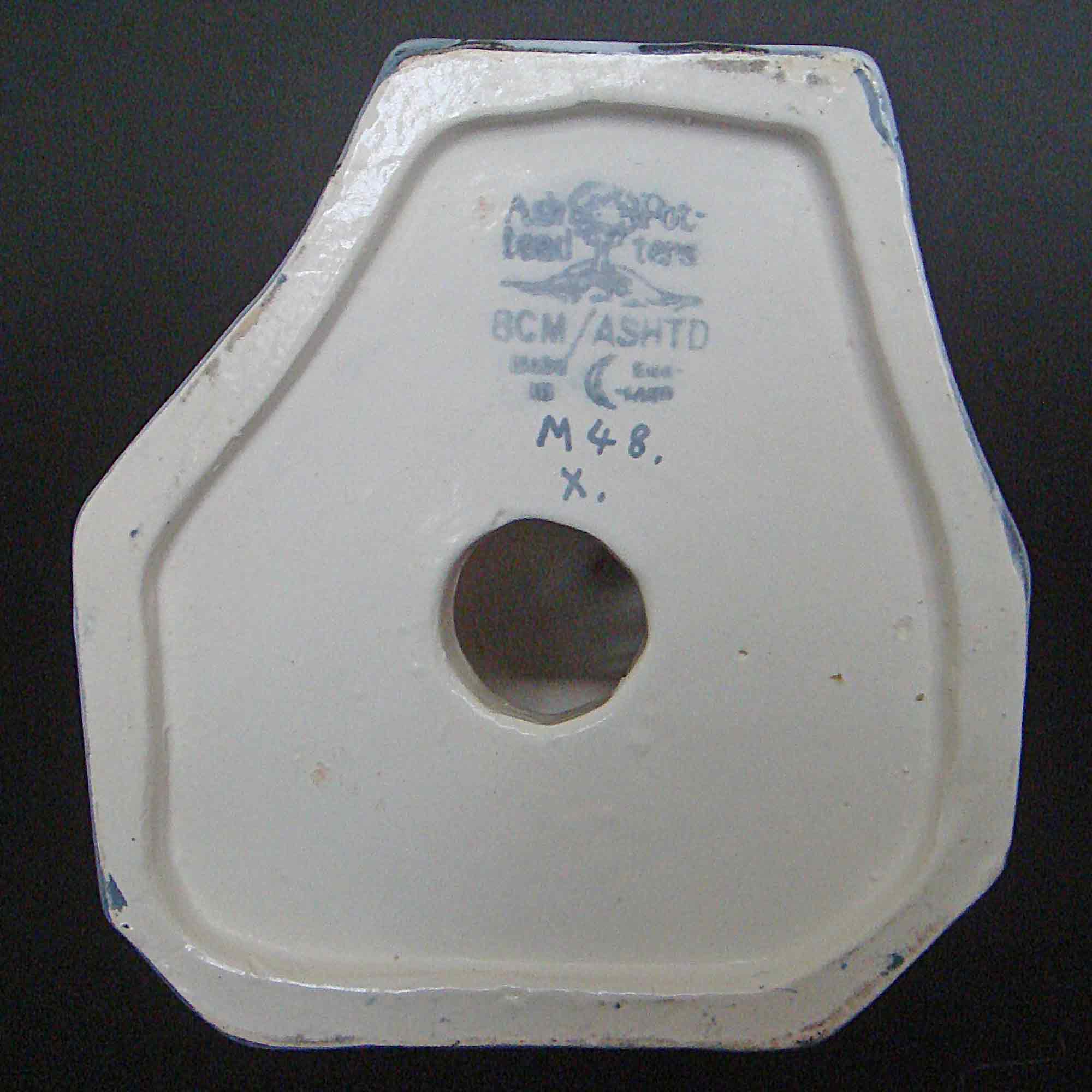 Ashtead Potters M48 Putto 'Mischief' Combination 2